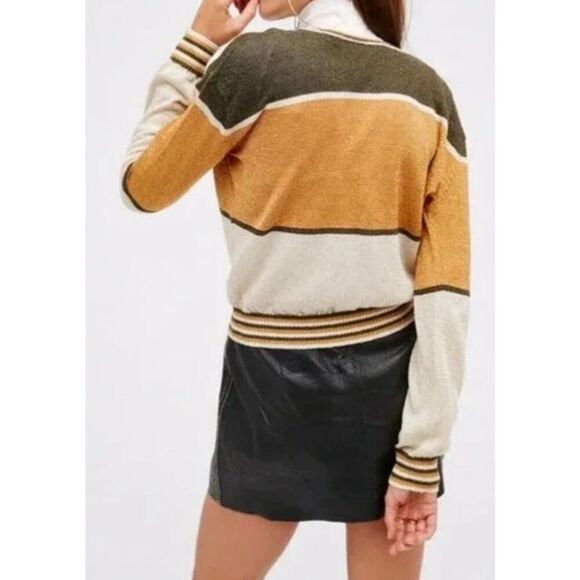 FREE PEOPLE Gold Dust Pullover Top in Moss size L - Picture 10 of 10